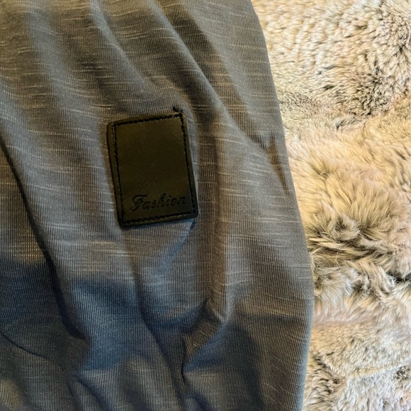 New Mens Lightweight Polyester Dark Grey Hooded Sweatshirt Short Sleeves - Picture 4 of 7